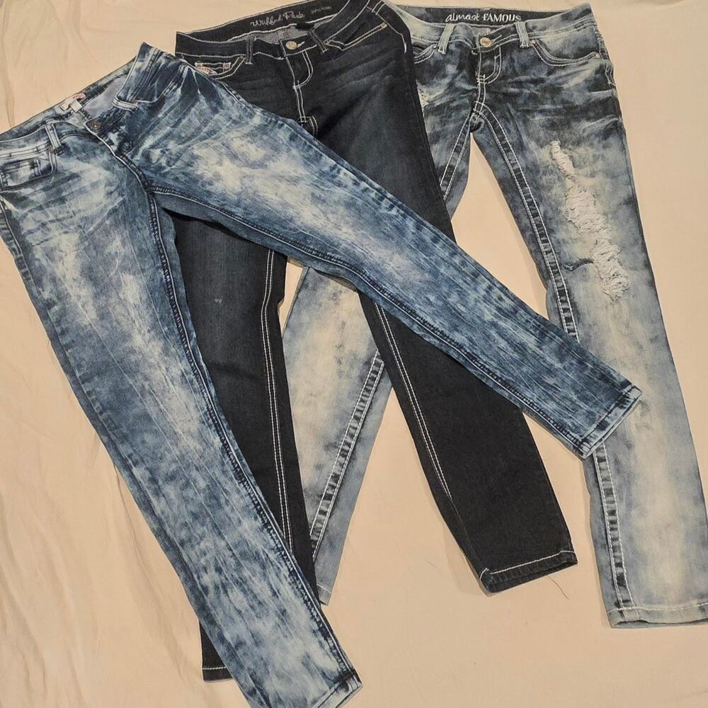 Womens size 5 jeans lot bleached destroyed skinny Bongo Wishful Park